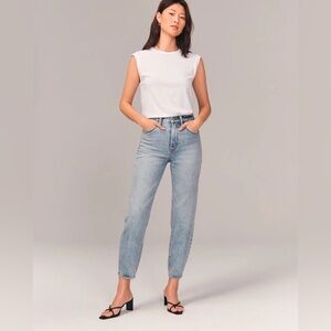 Abercrombie & Fitch The Mom High Rise Light Blue Jeans, Size 27